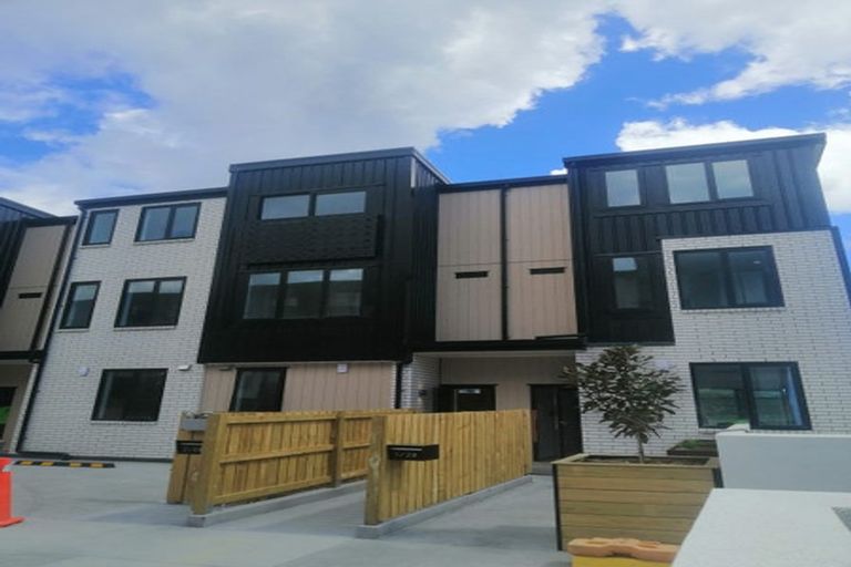 Photo of property in 3/28 Pennant Street, Long Bay, Auckland, 0630