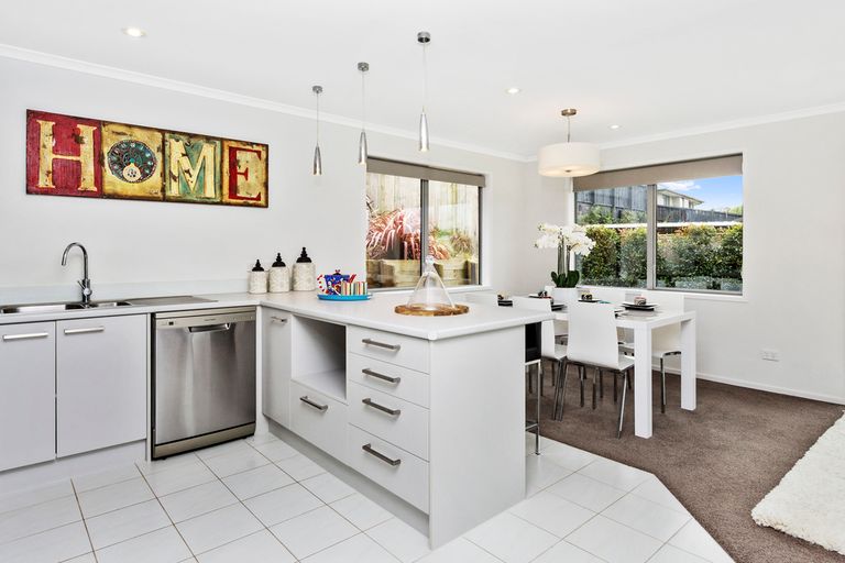 Photo of property in 4 Mcneish Place, Pokeno, 2402