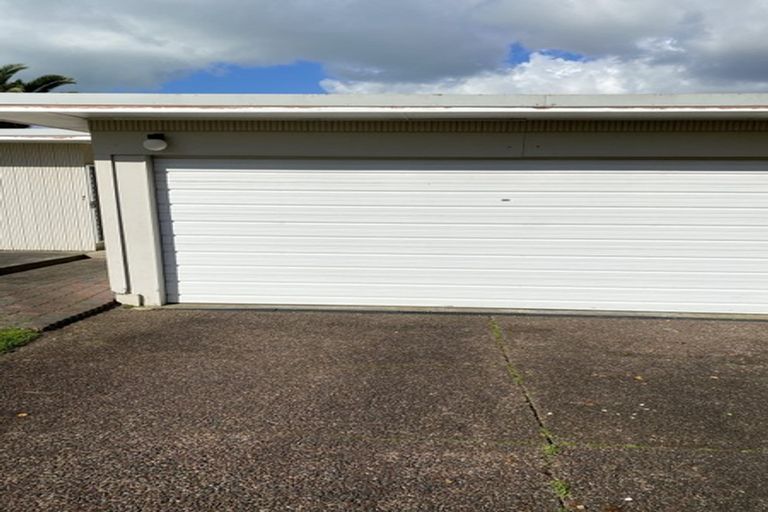 Photo of property in 20 Grenada Avenue, Forrest Hill, Auckland, 0620