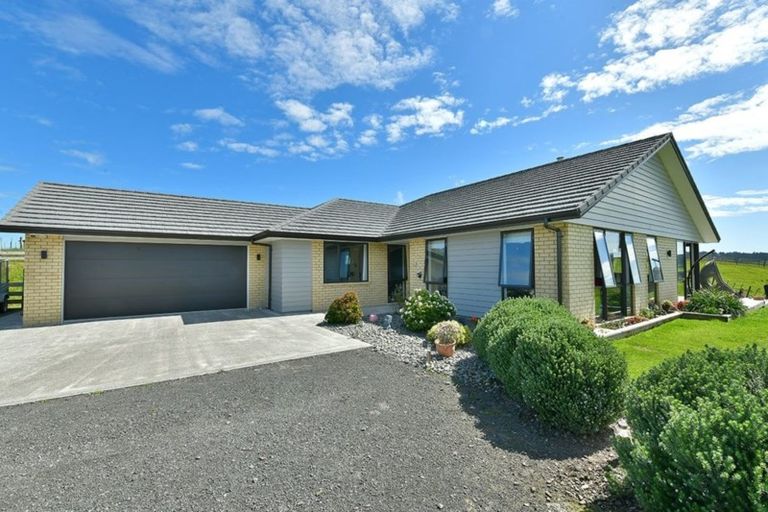 Photo of property in 137 Tuparekura Road, South Head, Helensville, 0874
