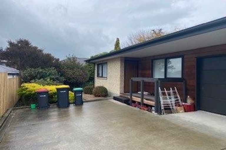 Photo of property in 2/9a Augusta Street, Redcliffs, Christchurch, 8081