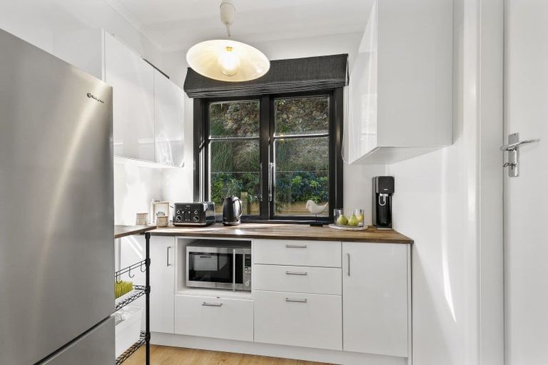 Photo of property in 51 Jackson Street, Island Bay, Wellington, 6023