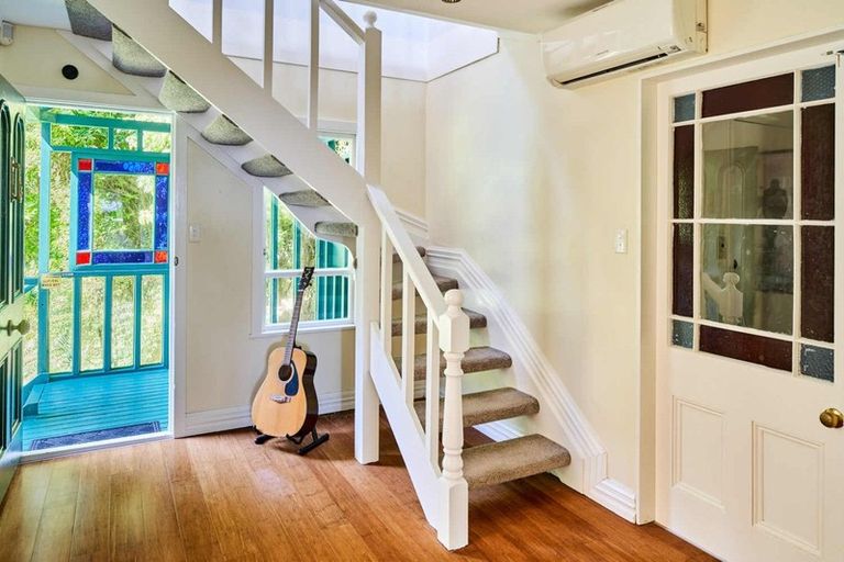 Photo of property in 55 Rona Street, Eastbourne, Lower Hutt, 5013