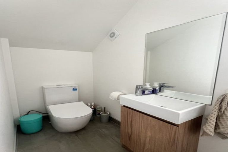 Photo of property in 5b Notre Dame Way, Albany, Auckland, 0632