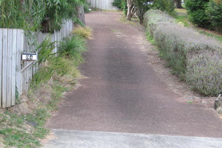 Photo of property in 34 Barron Drive, Green Bay, Auckland, 0604
