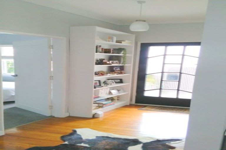 Photo of property in 247 Carrington Street, Vogeltown, New Plymouth, 4310