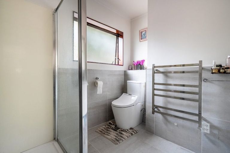 Photo of property in 1/12 Fitzwilliam Drive, Torbay, Auckland, 0630