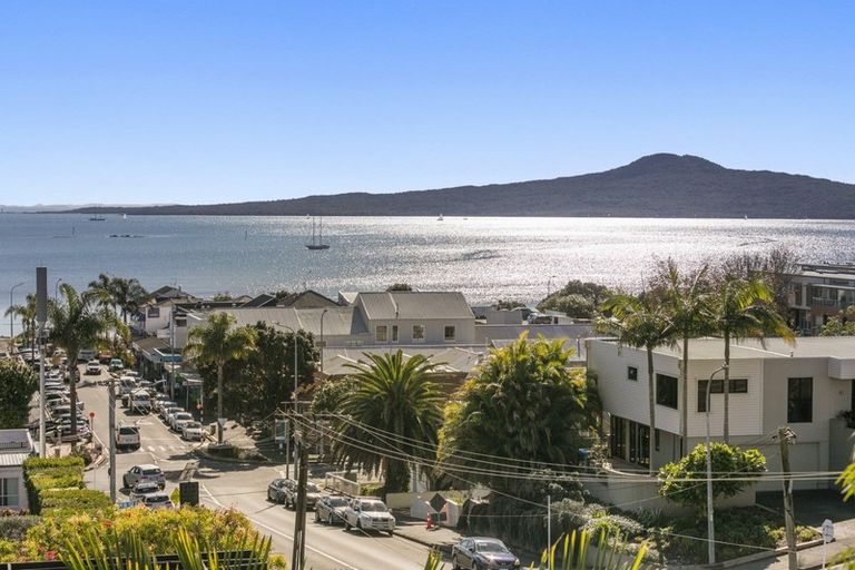Property details for 61 St Heliers Road, Saint Heliers, Auckland, 1071