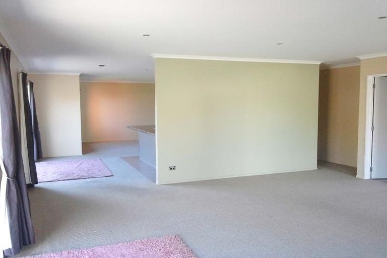Photo of property in 3 Manuka Place, Whalers Gate, New Plymouth, 4310