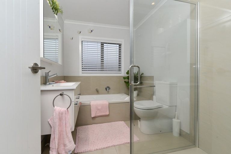 Photo of property in 1/23 The Dales, Dinsdale, Hamilton, 3204