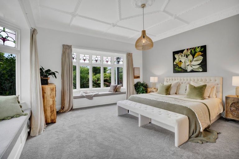 Photo of property in 18 Ridge Lane, New Plymouth, 4310
