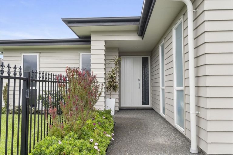 Photo of property in 77 Sandhurst Drive, Papamoa Beach, Papamoa, 3118