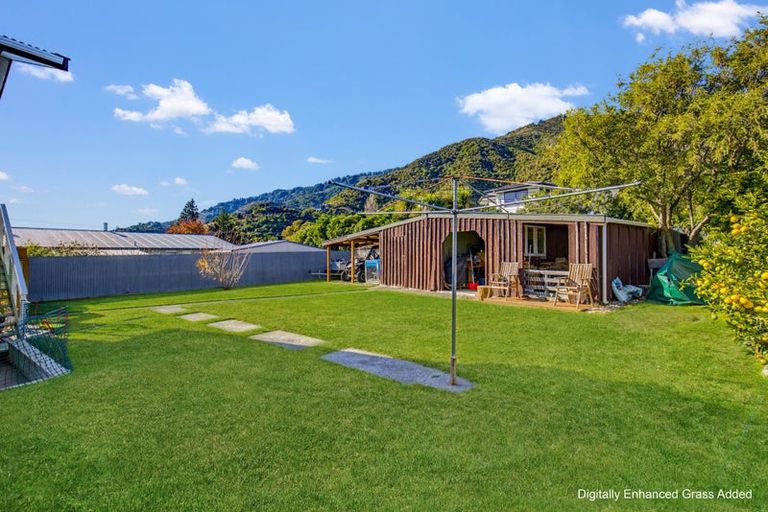 Photo of property in 296 Waikawa Road, Waikawa, Picton, 7220
