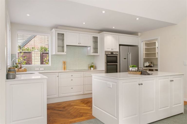 Photo of property in 15 Acorn Close, Waltham, Christchurch, 8023