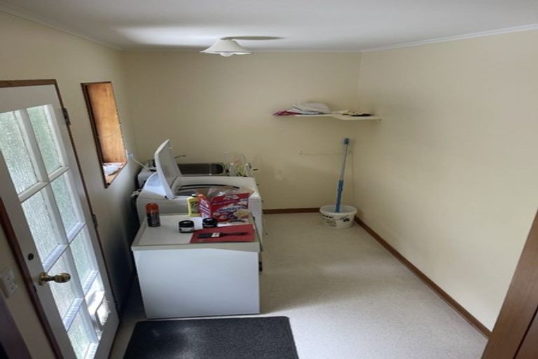 Photo of property in 5 Thatcher Crescent, Crofton Downs, Wellington, 6035