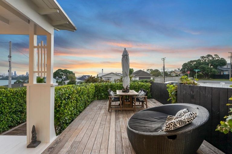 Photo of property in 12 Birkley Road, Bayswater, Auckland, 0622