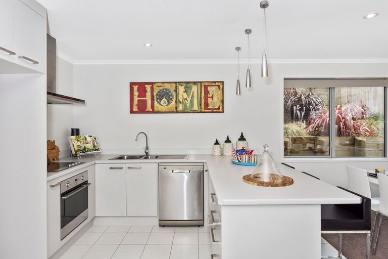 Photo of property in 4 Mcneish Place, Pokeno, 2402