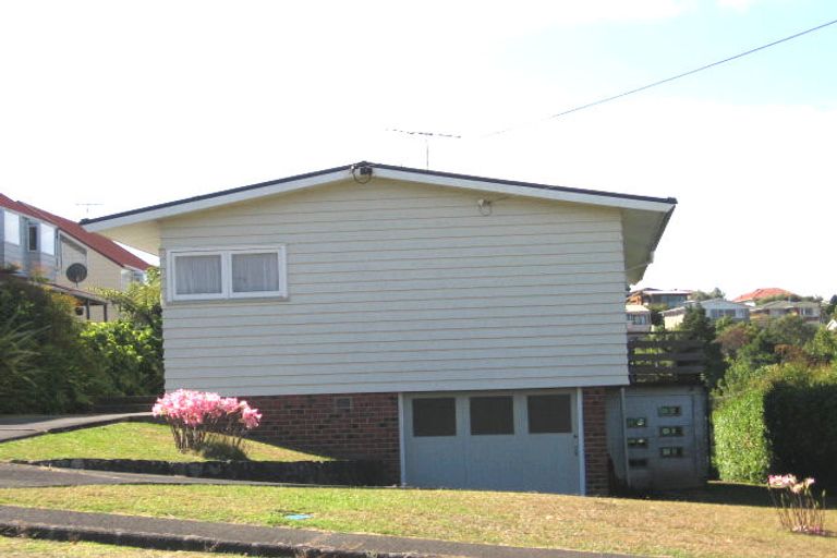 Photo of property in 8 Waratah Street, Birkenhead, Auckland, 0626