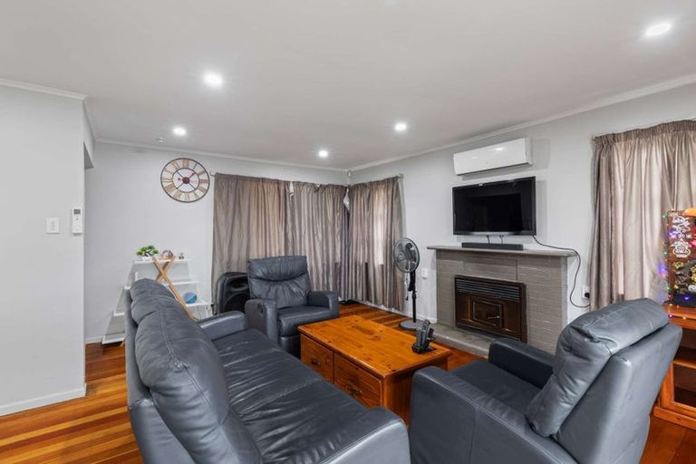 Photo of property in 1 Shifnal Drive, Randwick Park, Auckland, 2105