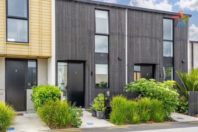 Photo of property in 21 Te Ara O Paetutu, Petone, Lower Hutt, 5012