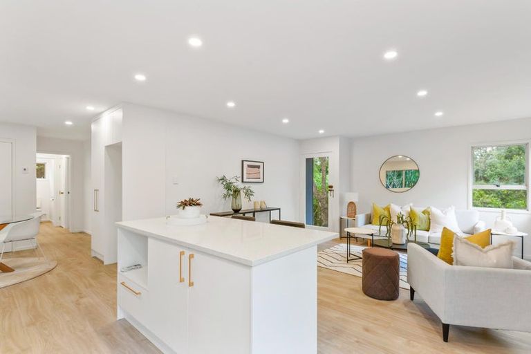 Photo of property in 176 Universal Drive, Henderson, Auckland, 0610