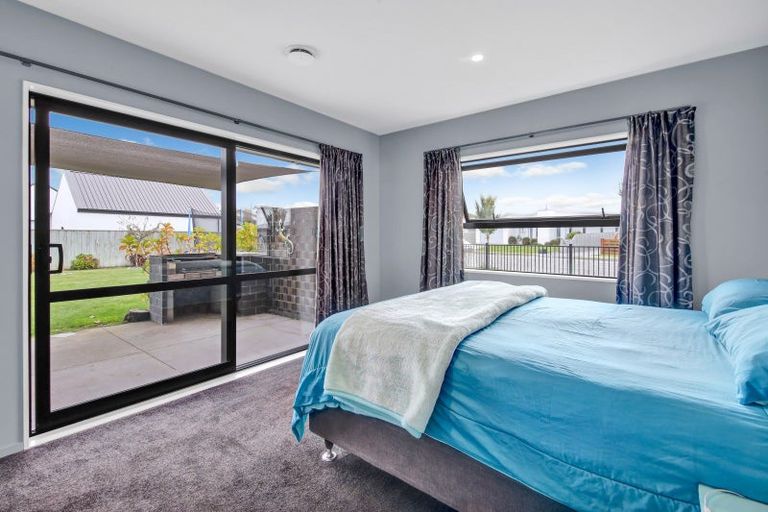 Photo of property in 57 Aroha Street, Pegasus, 7612