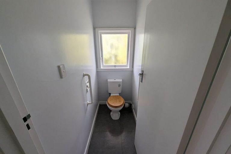 Photo of property in 22 Tizard Road, Birkenhead, Auckland, 0626