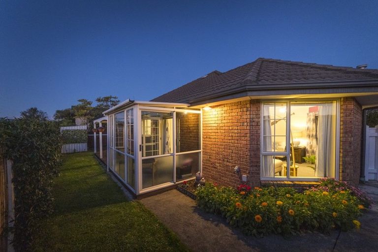 Photo of property in 25 Stewart Crescent, Hokowhitu, Palmerston North, 4410