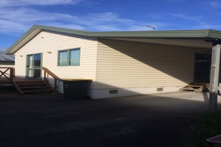 Photo of property in 8a Domain Street, Waiuku, 2123