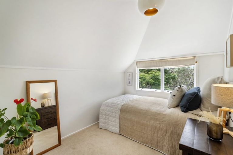 Photo of property in 13b Rodney Road, Northcote Point, Auckland, 0627