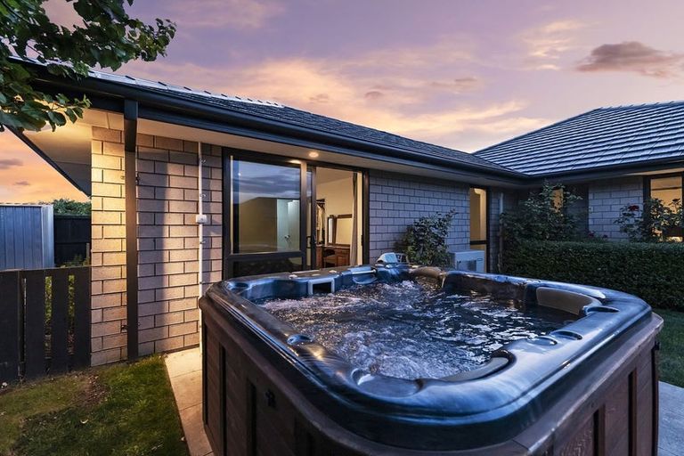 Photo of property in 18f Beaumont Drive, Rolleston, 7614