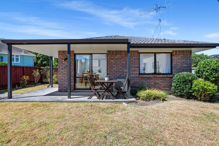 Photo of property in 6a Esmeralda Street, Welcome Bay, Tauranga, 3112