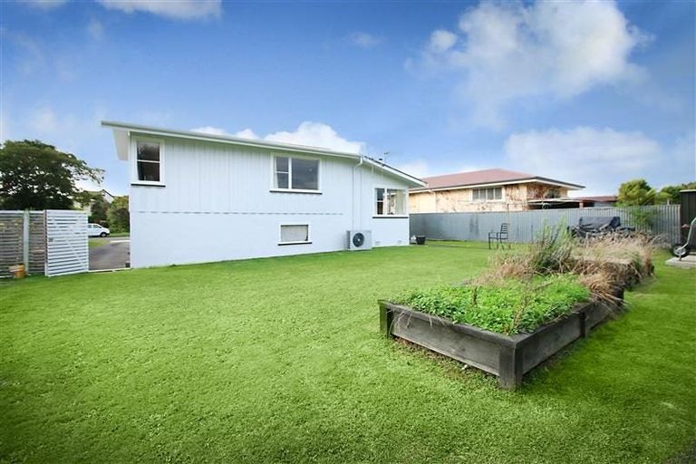 Photo of property in 15 Centennial Drive, Hokowhitu, Palmerston North, 4410