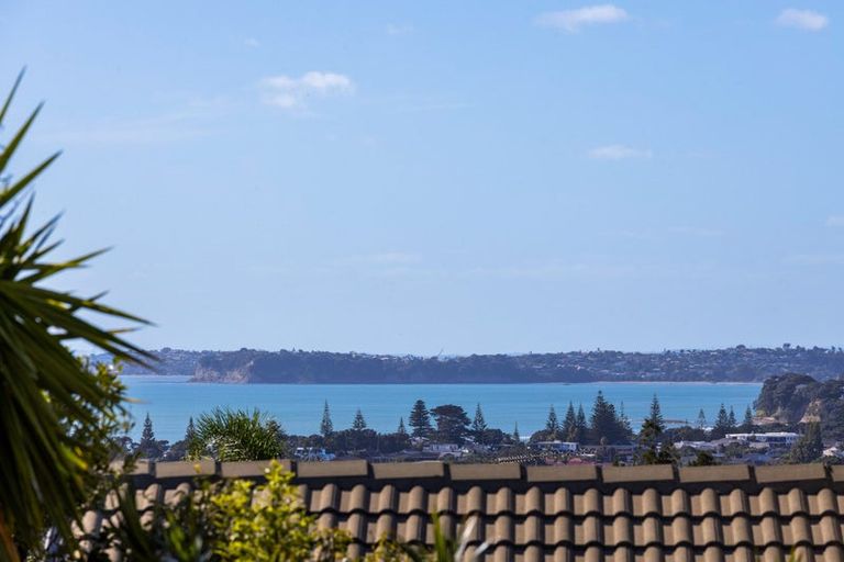 Photo of property in 26 Savoy Road, Orewa, 0931