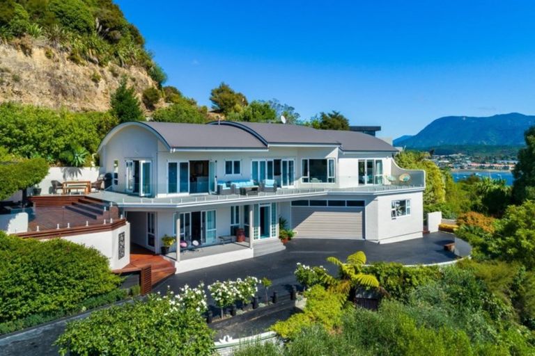 Photo of property in 2 Marina View Estate, Waikawa, Picton, 7281