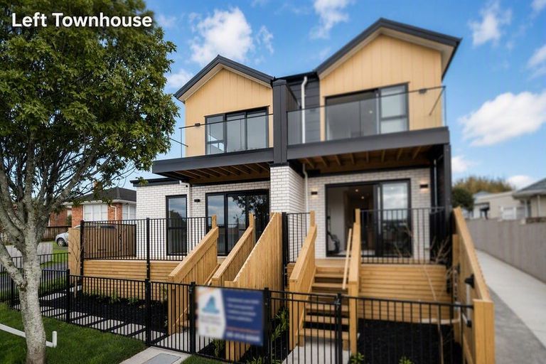 Photo of property in 2/28 Vodanovich Road, Te Atatu South, Auckland, 0610