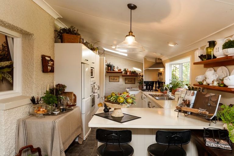 Photo of property in 10 Milverton Avenue, Hokowhitu, Palmerston North, 4410