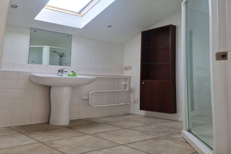 Photo of property in 7 Lissleton Drive, East Tamaki, Auckland, 2013