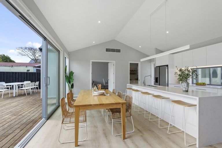 Photo of property in 73 Paparoa Street, Papanui, Christchurch, 8053