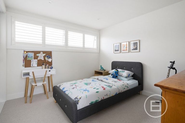 Photo of property in 15 Church Street, Northcote Point, Auckland, 0627