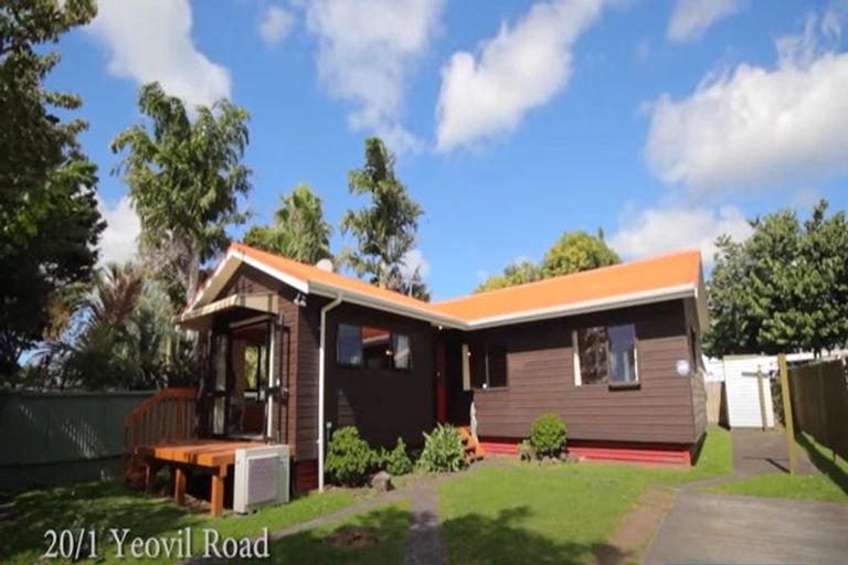 Photo of property in 1/20 Yeovil Road, Te Atatu Peninsula, Auckland, 0610