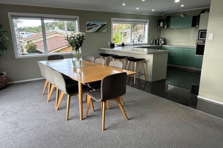 Photo of property in 49b The Esplanade, Eastern Beach, Auckland, 2012