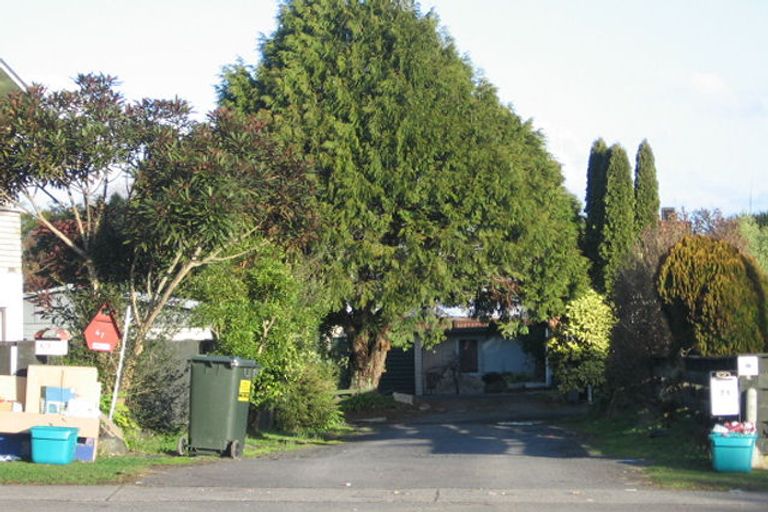 Photo of property in 69 Collins Road, Melville, Hamilton, 3206