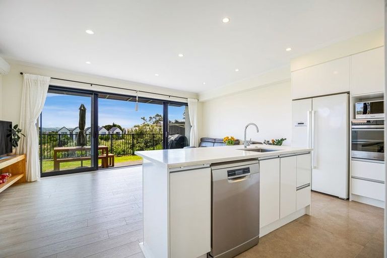 Photo of property in 4 Frances Bryers Road, Hobsonville, Auckland, 0616