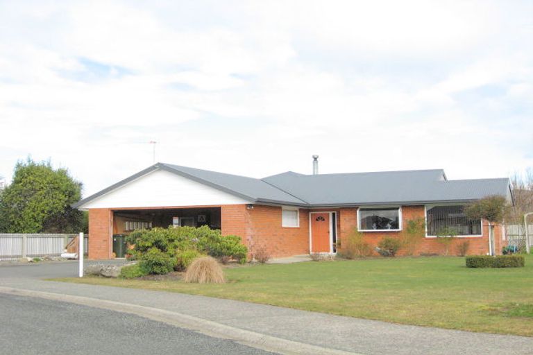 Photo of property in 12 Dorizac Place, Te Anau, 9600