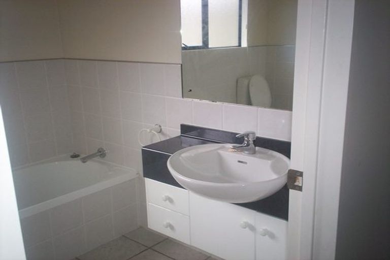 Photo of property in 20 Langana Avenue, Browns Bay, Auckland, 0630