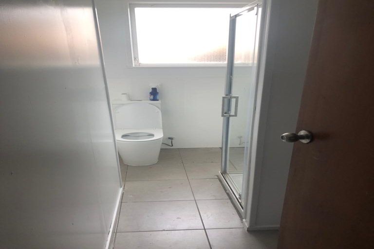 Photo of property in 16 Tironui Station Road East, Papakura, 2112