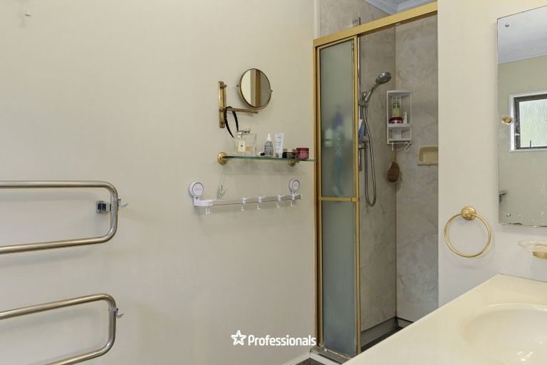 Photo of property in 2 Lady Bell Grove, Lowry Bay, Lower Hutt, 5013