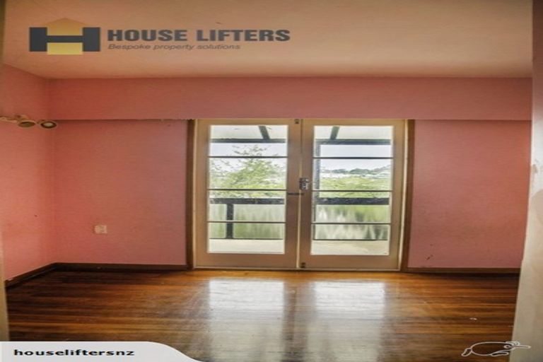 Photo of property in 4 Hauraki Crescent, Pinehill, Auckland, 0632