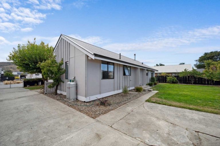 Photo of property in 19 Linrosa Place, Cromwell, 9310